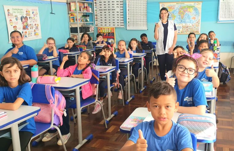 Prefeitura convoca 77 classificados em concursos na área da Educação