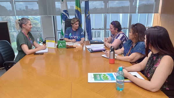 Conselho do Idoso apresenta Programa da OMS para a prefeita Elizabeth