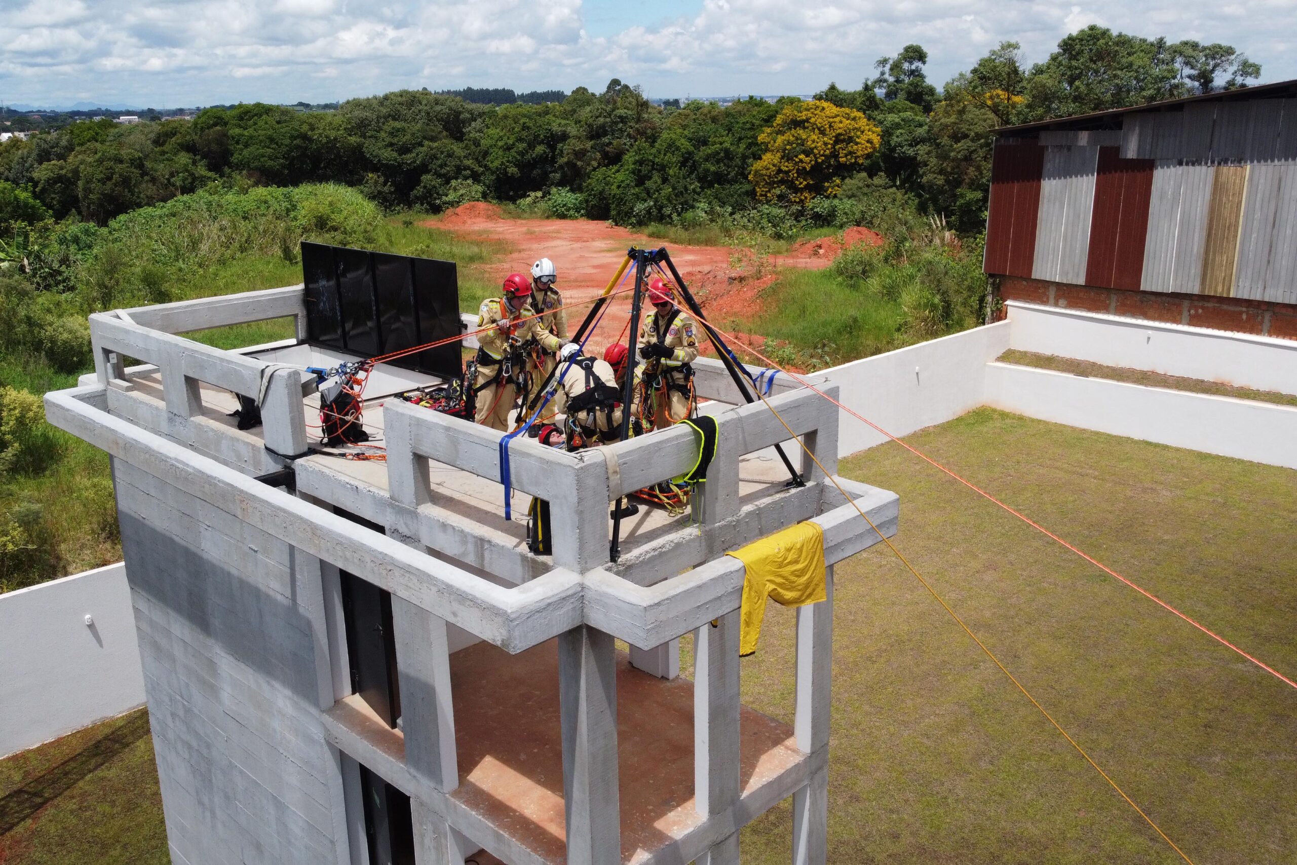 Bombeiros do Paraná participam de competição internacional de salvamento em altura pela 1ª vez