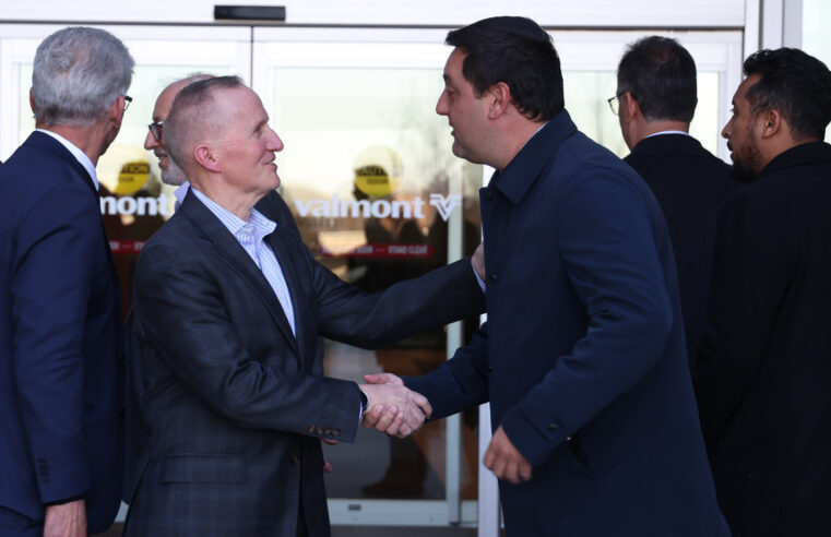 Comitiva do Governo visita empresa norte-americana referência global em irrigação