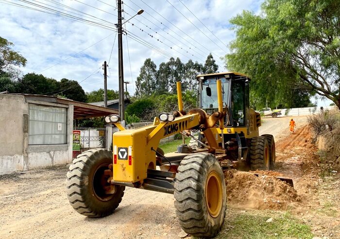 Distrito de Uvaia recebe revitalizações do programa ‘Caminhos do Agro’