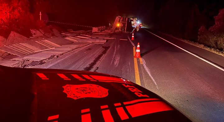 Caminhão tomba e mata motociclista na BR-277, em Prudentópolis