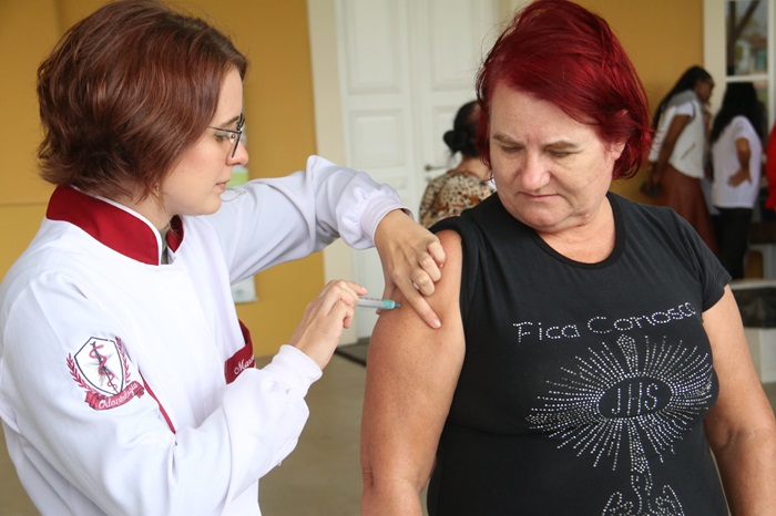 Ponta Grossa aplica mais de 4,6 mil doses de vacinas no ‘Dia D’