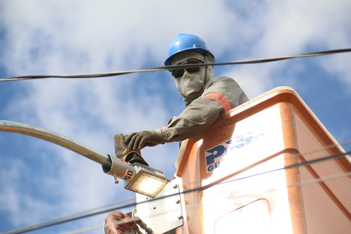 Prefeitura substitui lâmpadas convencionais por LED na Vila Vilela