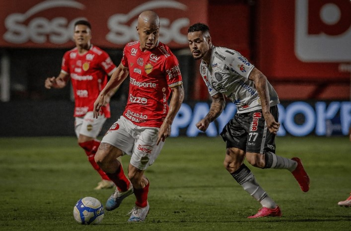 Operário perde em Goiânia com gol no final do jogo
