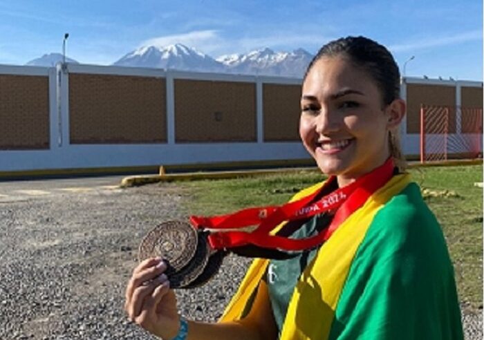 Brenda vence Torneio Internacional de Karatê no Peru