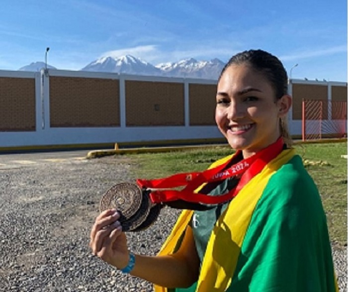 Brenda vence Torneio Internacional de Karatê no Peru