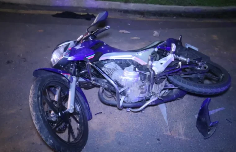 Às margens do Lago de Olarias, motociclista fica ferido em colisão com carro