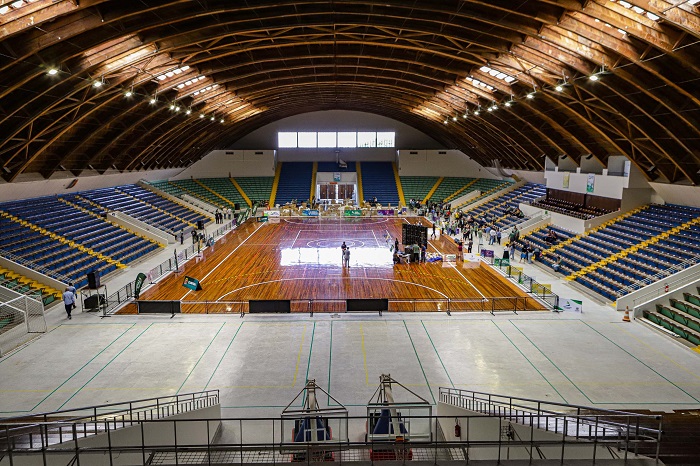 Estrelas do voleibol realizam desafio solidário em Curitiba pelo RS
