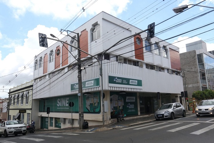Empresa do setor de alimentos divulga 100 vagas de emprego