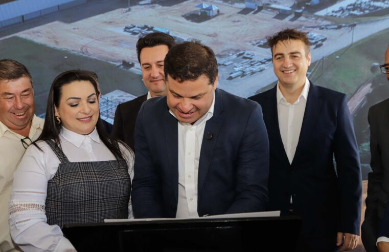 Sandro Alex anuncia pavimentação da Estrada do Areião em Carambeí