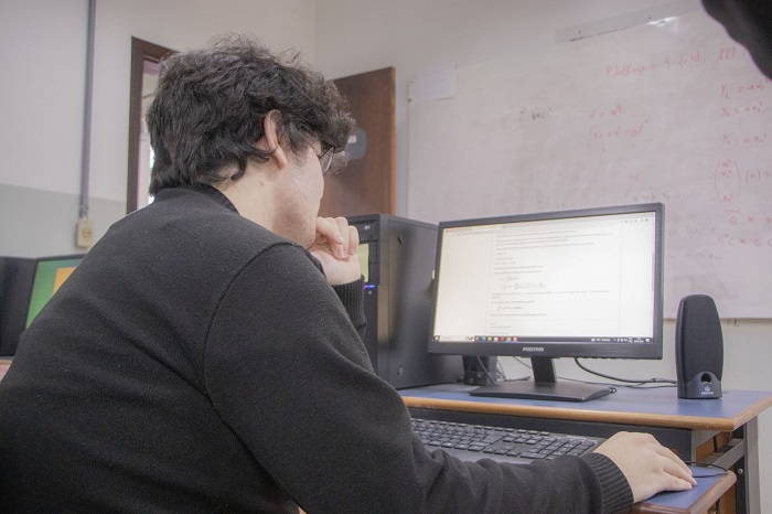 UEPG anuncia 520 vagas remanescentes em cursos EaD