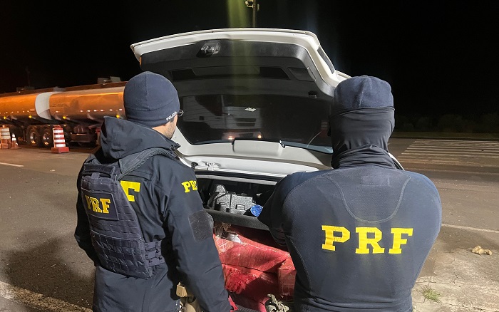 PRF apreende mais de 210 kg de maconha em Guarapuava-PR após perseguição