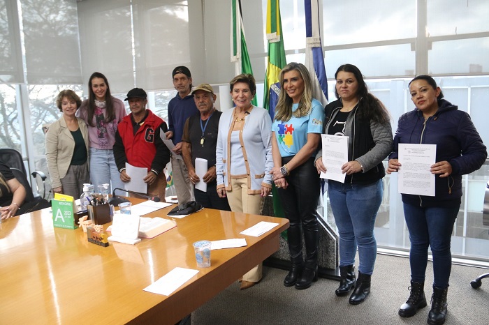 Mais 18 famílias contempladas pelo Programa Papel Legal