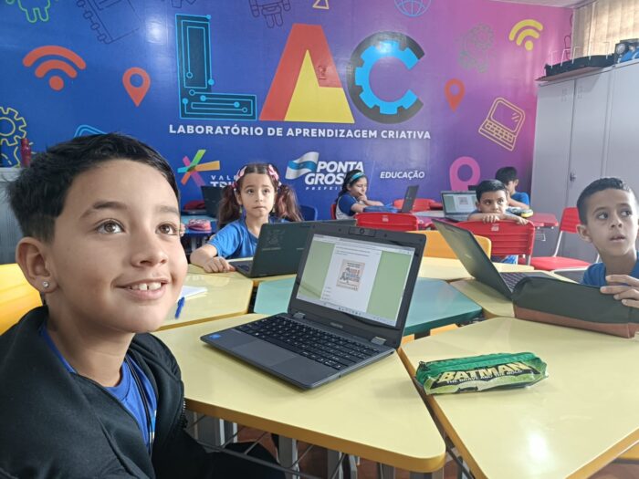 Escolas municipais fazem provas online em projeto piloto de avaliação
