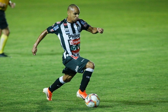 Operário em campo pela liderança