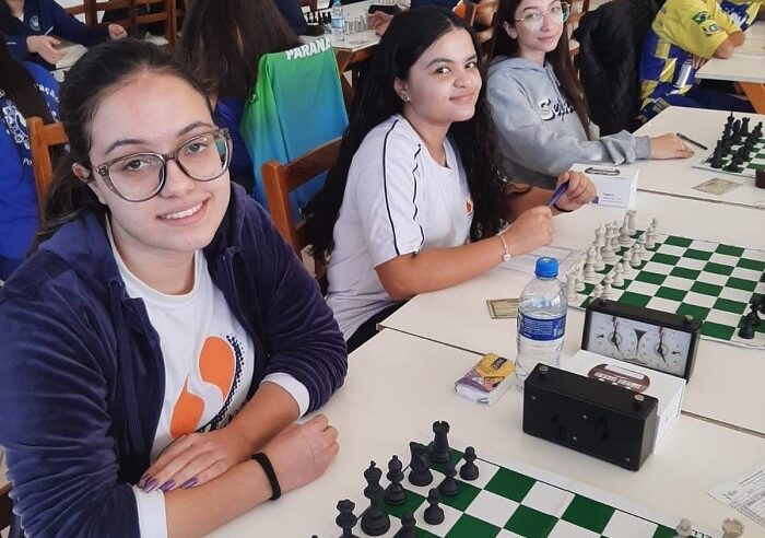 Ponta-grossenses dominam o xadrez na Macrorregional dos Jogos Escolares