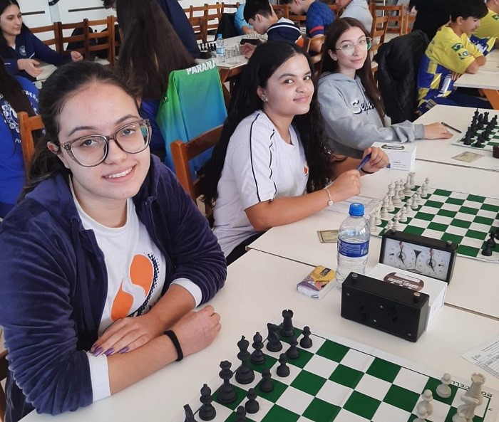 Ponta-grossenses dominam o xadrez na Macrorregional dos Jogos Escolares