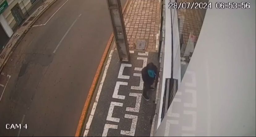 VÍDEO: homem é preso após arrombar loja no centro de Ponta Grossa