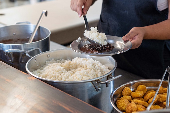 Arroz e feijão orgânicos na merenda das escolas estaduais