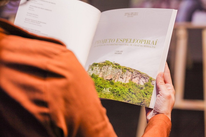 Pesquisas da UEPG integram livro finalista do Prêmio Jabuti
