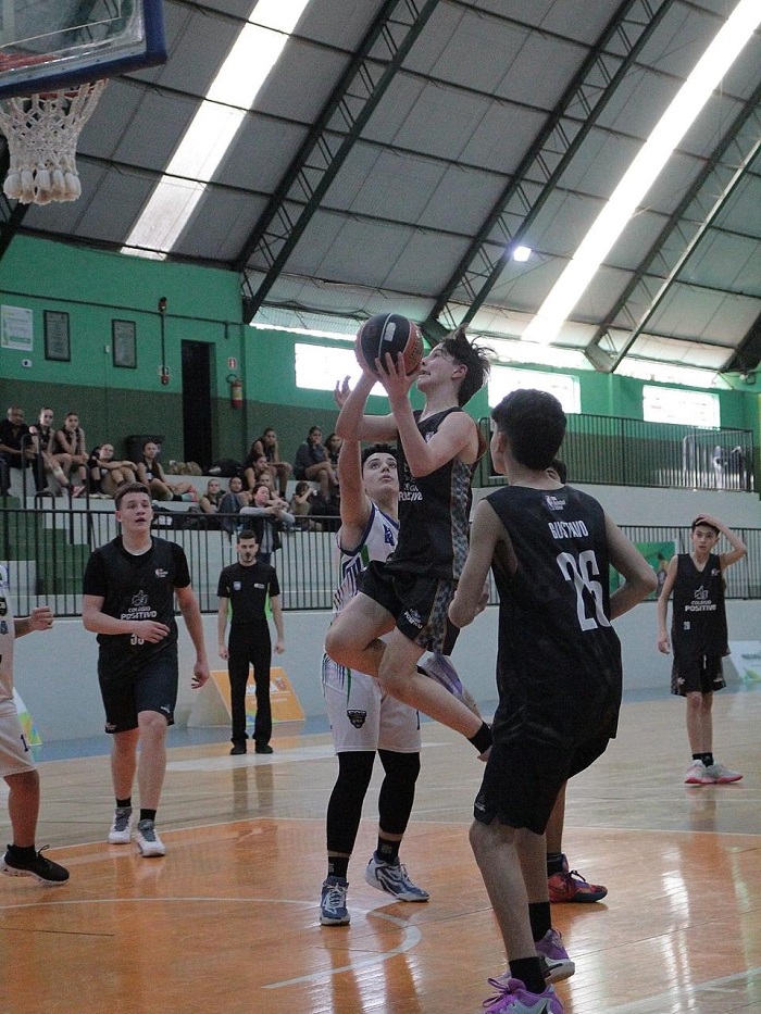 Positivo Master e Campo Mourão decidem o título do basquete nos 70º JEPs