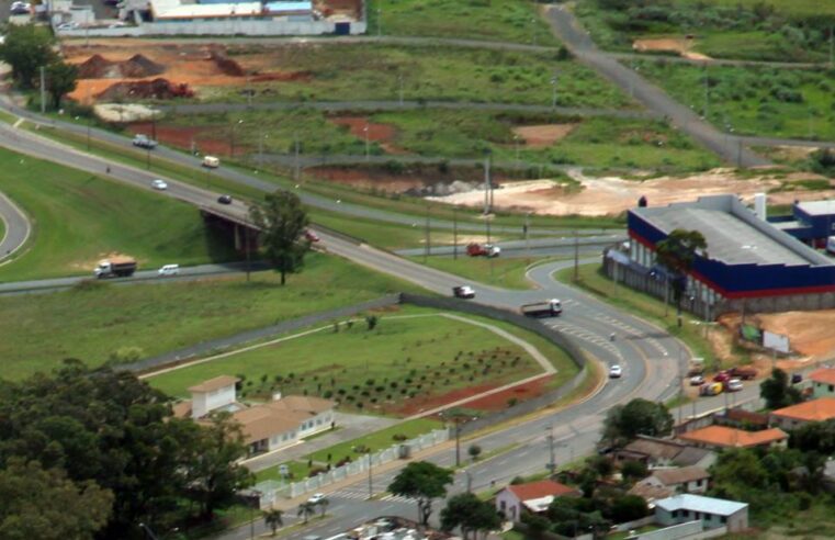 DISPAROS DE ARMA DE FOGO DEIXAM DOIS FERIDOS NA COLÔNIA DONA LUIZA EM PONTA GROSSA: POLÍCIA INVESTIGA ENVOLVIMENTO COM OUTROS FATOS RECENTES NA REGIÃO