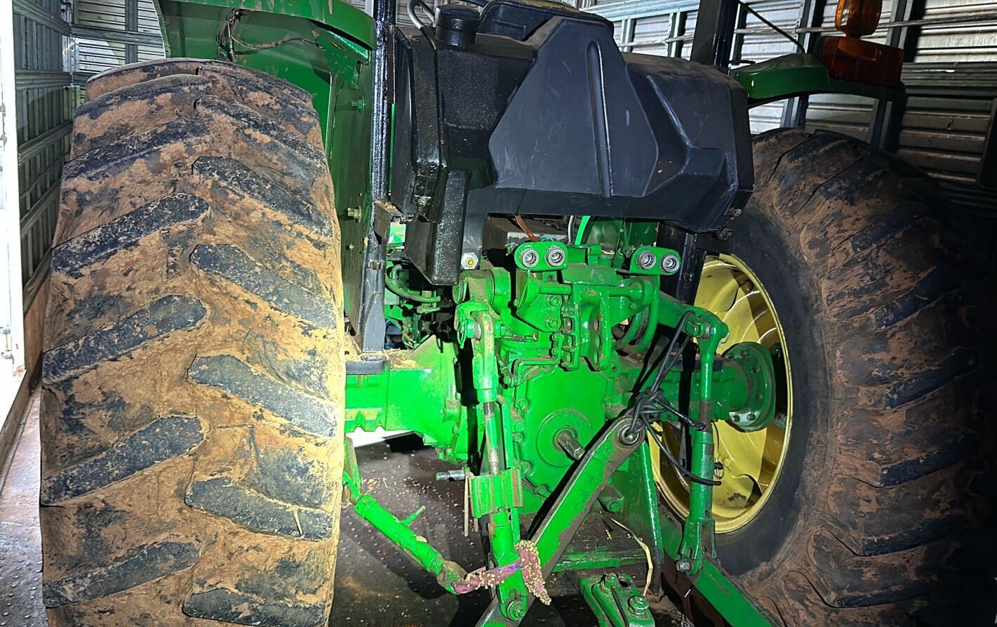HOMEM É PRESO ESCONDIDO EM MÁQUINA AGRÍCOLA