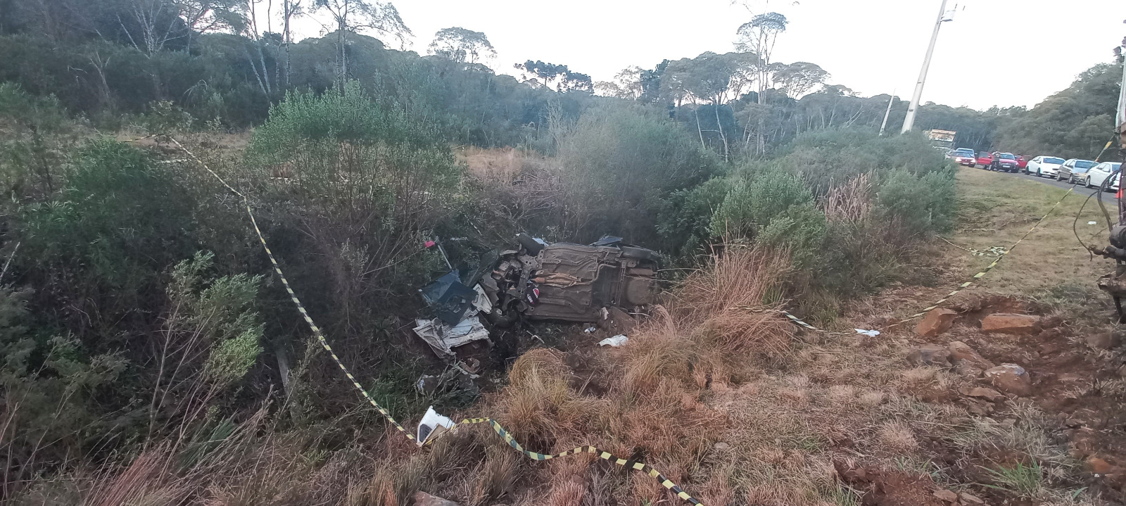HOMEM MORRE EM ACIDENTE ENVOLVENDO CAMINHÃO E CARRO EM INÁCIO MARTINS