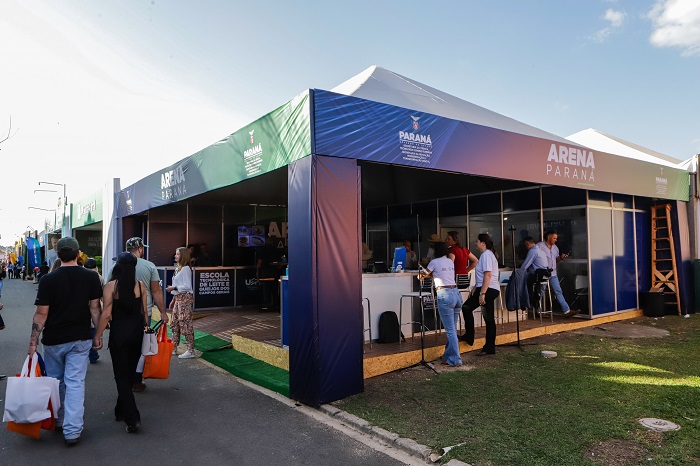 ARENA PARANÁ APRESENTA PROJETOS CIENTÍFICOS E PROGRAMAS NO AGROLEITE