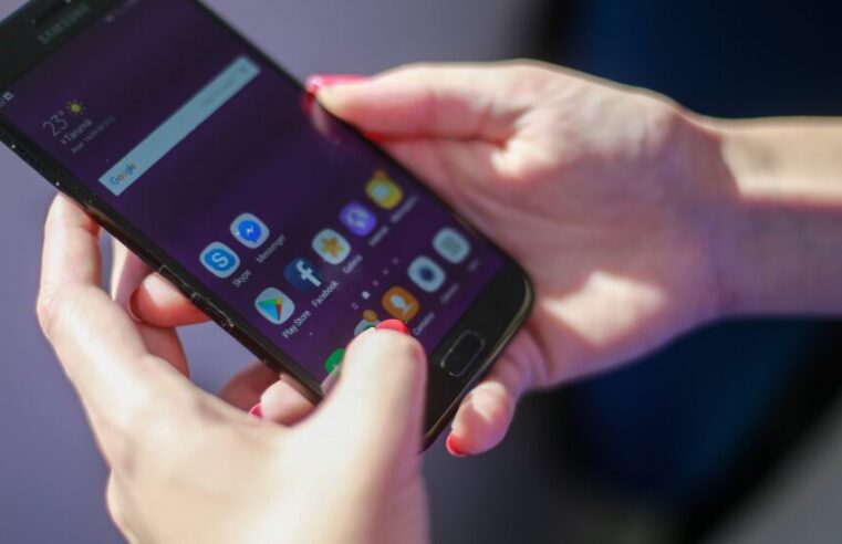 POLÍCIA RECUPERA CELULAR ROUBADO E PRENDE SUSPEITOS EM PONTA GROSSA