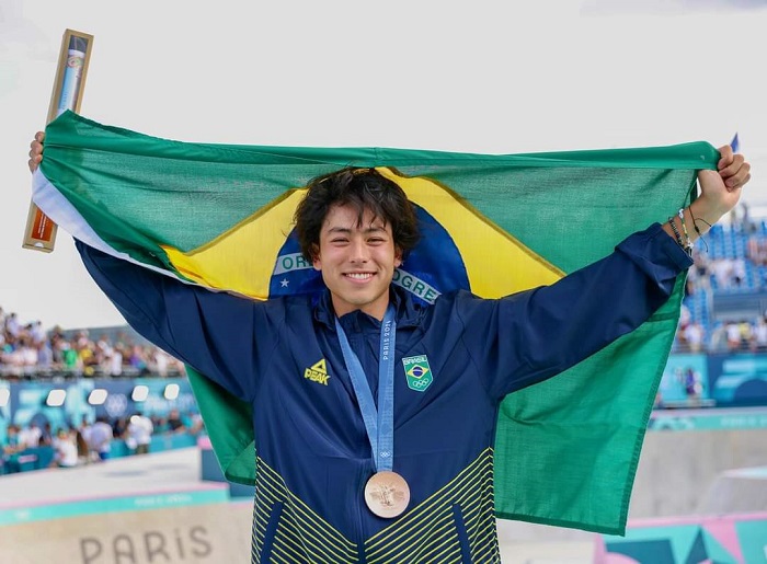JAPINHA AKIO É BRONZE NO SKATE PARK EM PARIS 2024