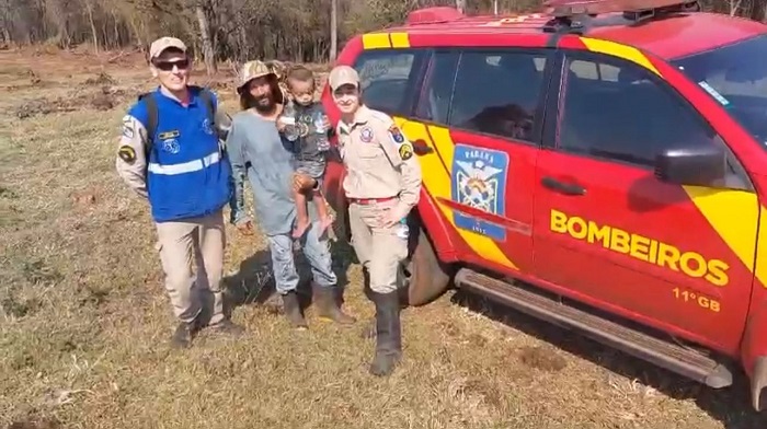 FORÇAS DE SEGURANÇA ENCONTRAM MENINO DE 2 ANOS EM CAMBIRA