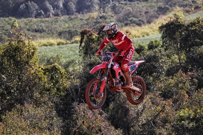 BRASILEIRO DE MOTOCROSS DEFINE SEUS CAMPEÕES EM PONTA GROSSA