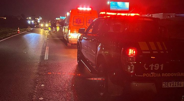 Jovem morre atropelada na BR-277; motorista foge sem ser identificado