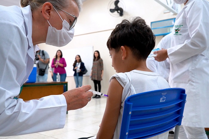 VACINAÇÃO NAS ESCOLAS JÁ APLICOU 86 MIL DOSES