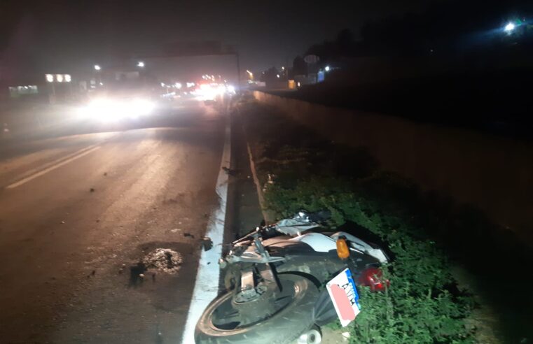 MOTOCICLISTA MORRE APÓS COLISÃO COM CAMINHÃO E ATROPELAMENTO NA BR-376