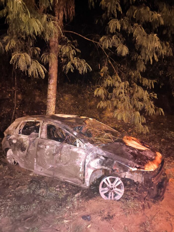 TRAGÉDIA NA PR-092: MOTORISTA MORRE CARBONIZADO EM VIOLENTO ACIDENTE