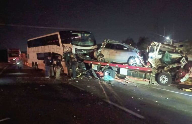 ACIDENTE NA BR-277 DEIXA UM MORTO E FERIDOS