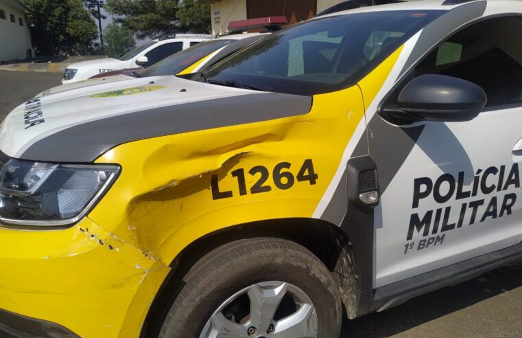 HOMEM JOGA CARRO CONTRA VIATURA EM FUGA DURANTE ATENDIMENTO DE VIOLÊNCIA DOMÉSTICA NO CONTORNO