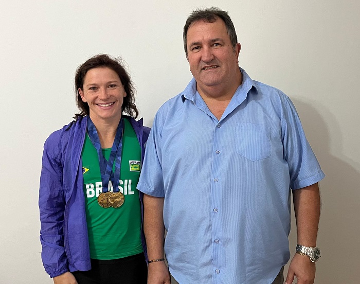 GRUPO GERENCIAL ASSEGURA APOIO À ATLETA WANESSA ZAVOLSKI
