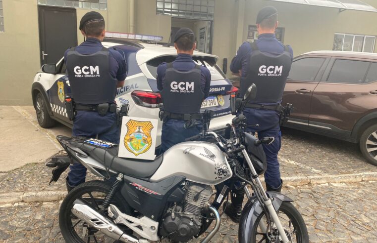 GCM RECUPERA MOTOCICLETA FURTADA NO CARÁ-CARÁ E PRENDE AUTOR