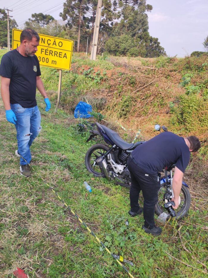 MOTOCICLISTA MORRE APÓS PERDER CONTROLE DA MOTO EM TEIXEIRA SOARES