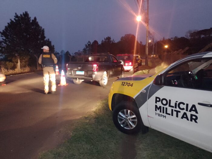 POLÍCIA APREENDE  DROGAS EM VEÍCULO E RESIDÊNCIA EM PONTA GROSSA