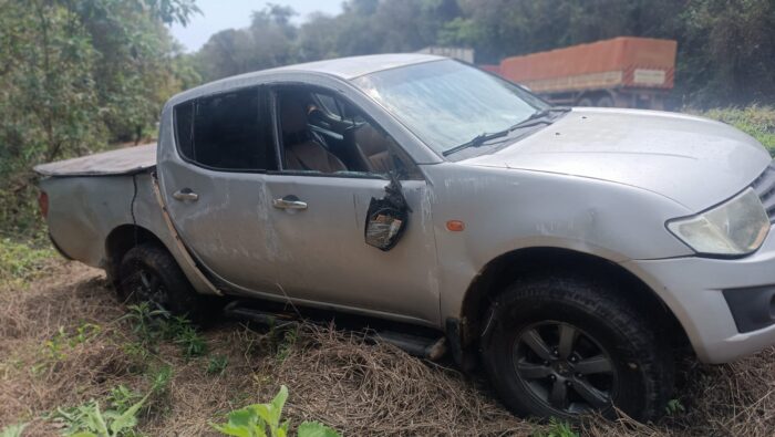 CAMINHONETE TOMBA NA PR-092 E DEIXA UM FERIDO LEVE EM JAGUARIAÍVA