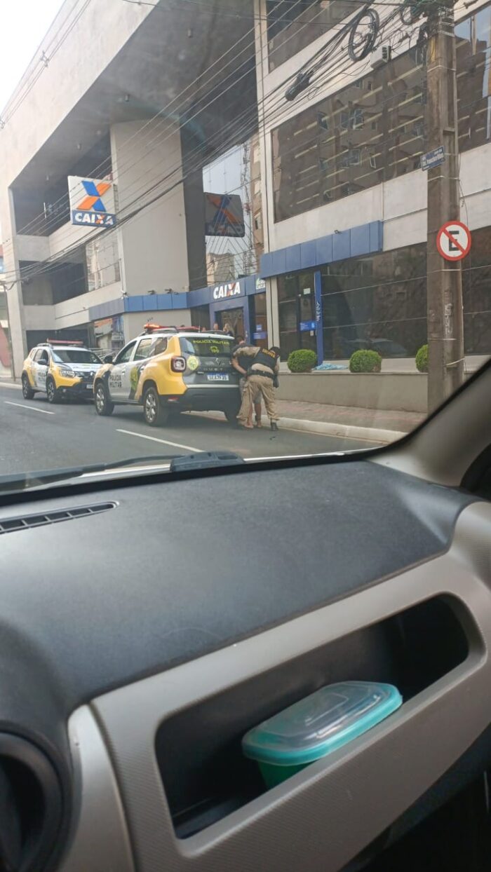 TRÊS HOMENS PRESOS EM FLAGRANTE AGORA DE MANHÃ APÓS TENTATIVA DE ARROMBAMENTO DE CAIXAS ELETRÔNICOS EM PONTA GROSSA