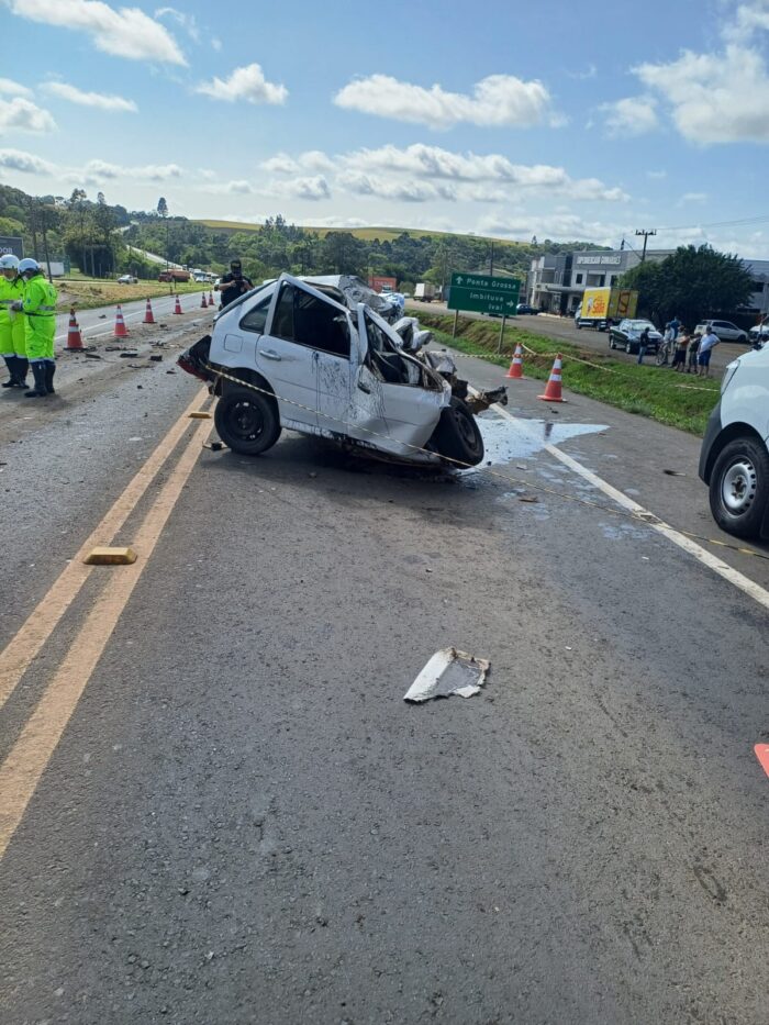 HOMEM QUE MORREU EM ACIDENTE EM IMBITUVA TENTOU MATAR A ESPOSA COM GOLPES DE MACHADO E FACA