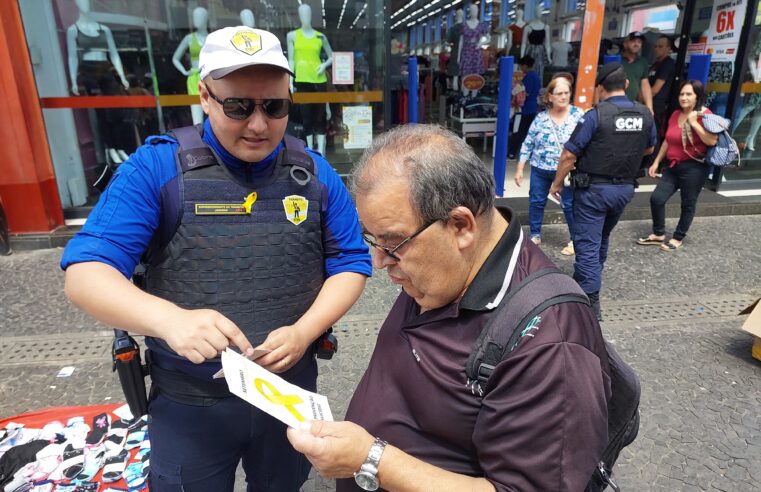 PREFEITURA PROMOVE AÇÃO ALUSIVA AO SETEMBRO AMARELO NO CALÇADÃO