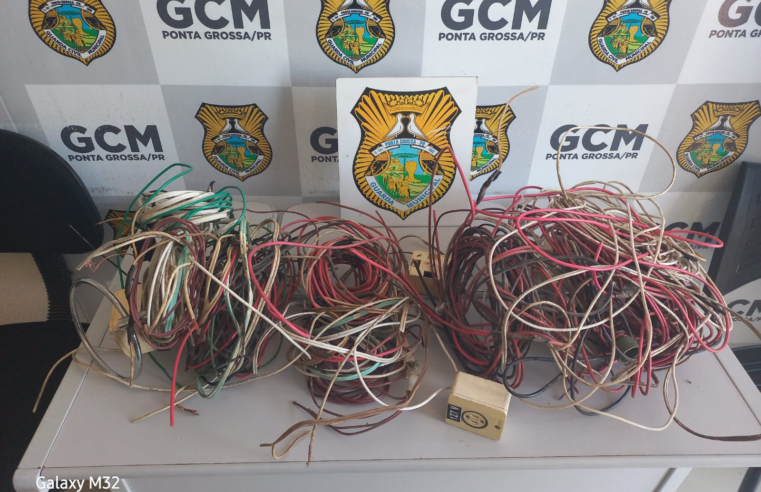 PRESO EM FLAGRANTE LADRÃO DE FIOS ELÉTRICOS APÓS PERSEGUIÇÃO NO CENTRO