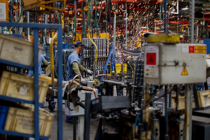 PIB PARANAENSE ACUMULA ALTA DE 2,7% EM DOZE MESES